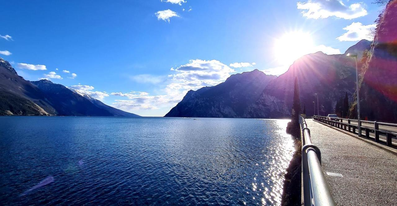 Garda Lake Aloha Apartments Torbole Sul Garda Ngoại thất bức ảnh